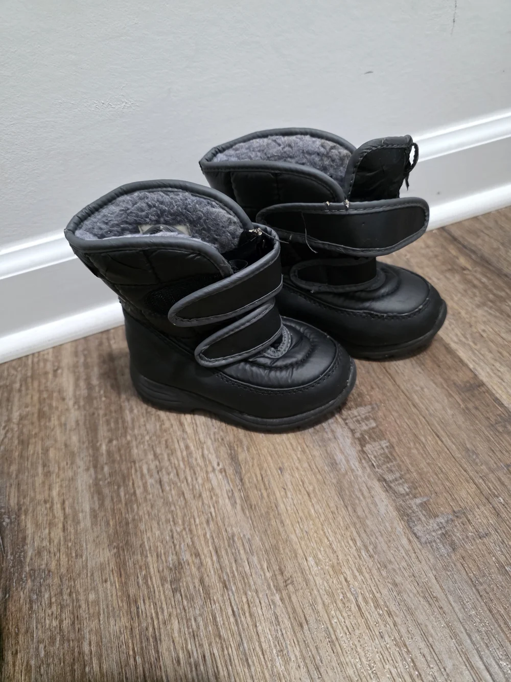 Kids Insulated Winter Boots - Black